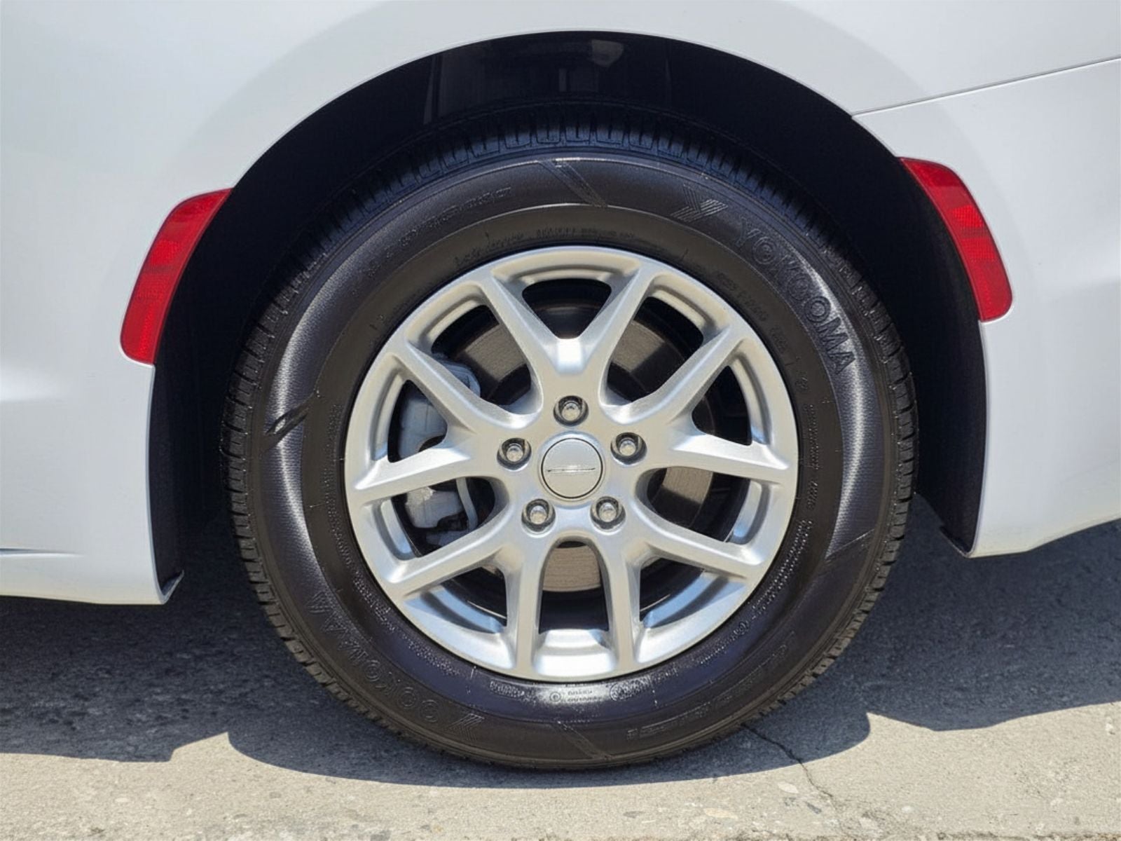 2027 Chrysler Pacifica Select