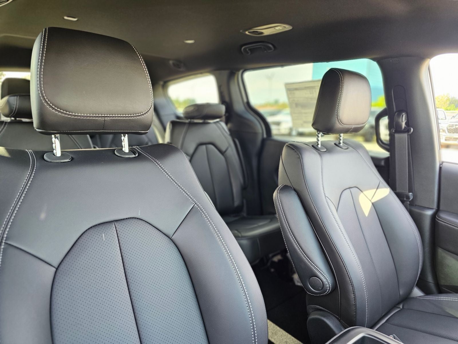 2026 Chrysler Voyager LX
