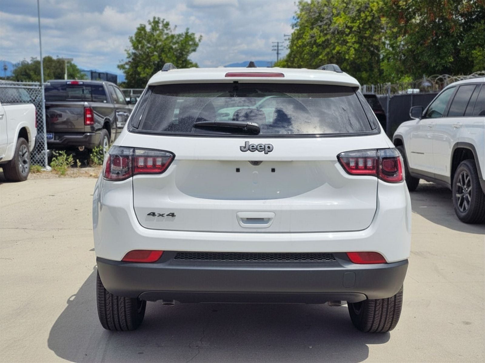 2026 Jeep Compass Latitude Altitude