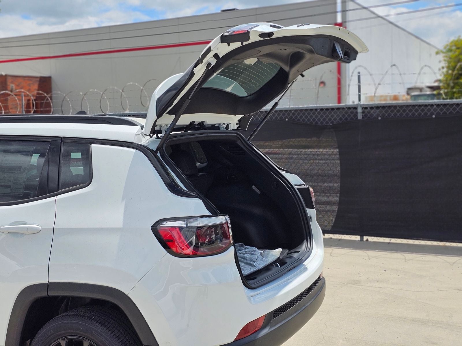 2026 Jeep Compass Latitude Altitude