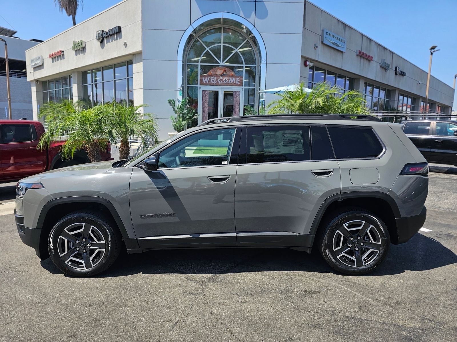 2026 Jeep Cherokee Laredo