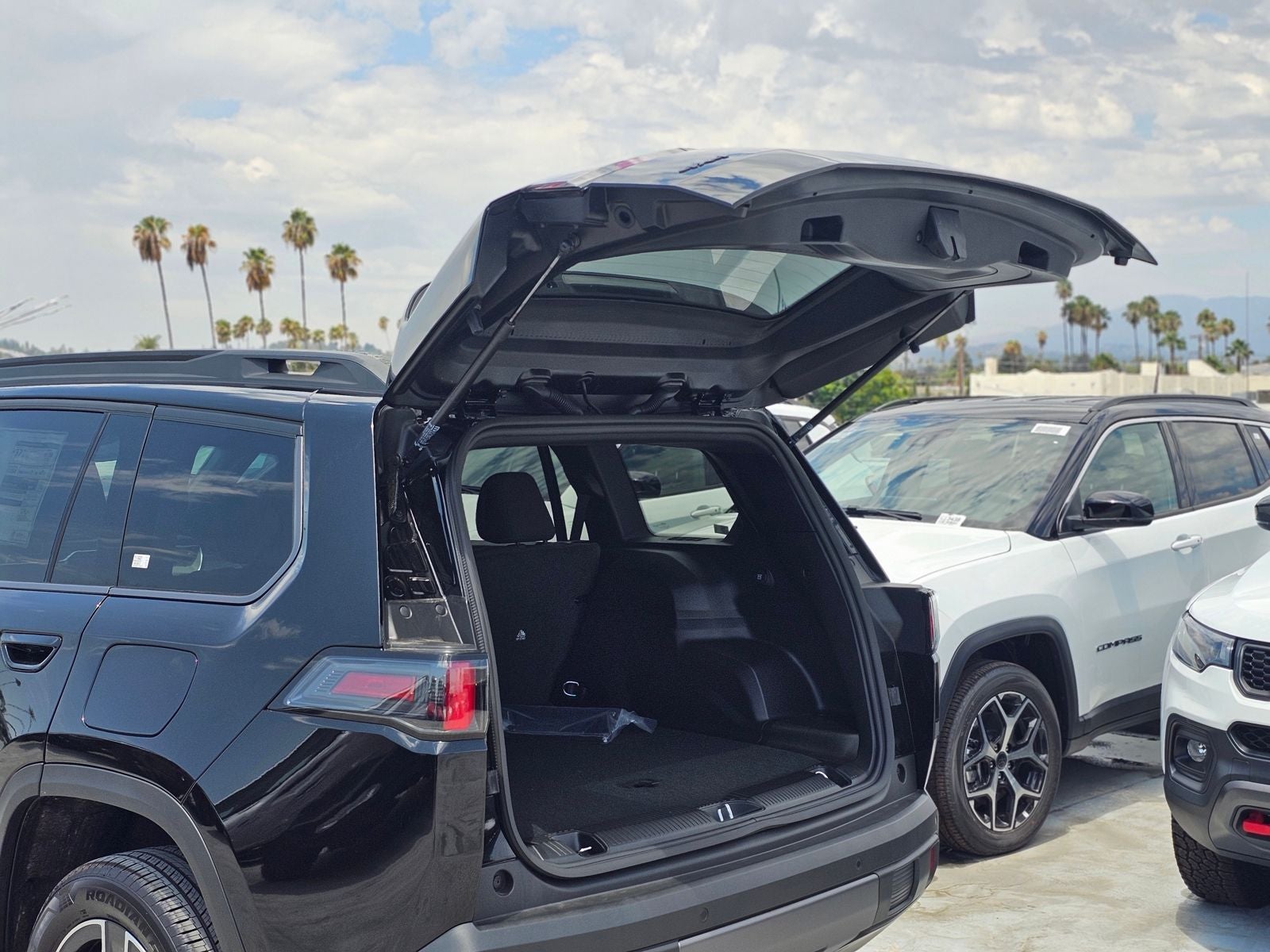 2026 Jeep Cherokee Laredo Hybrid