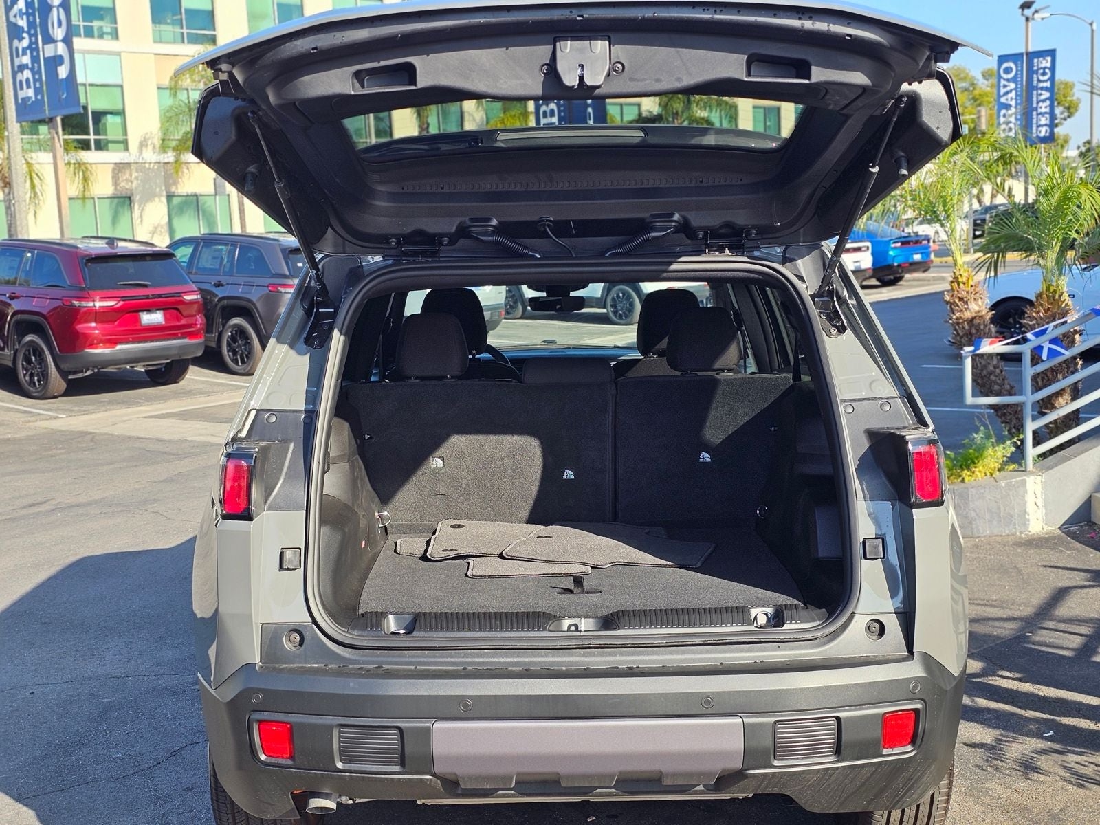 2026 Jeep Cherokee Laredo