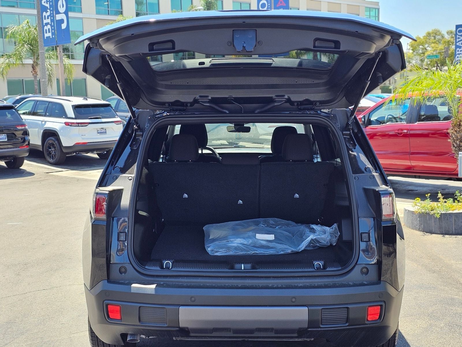 2026 Jeep Cherokee Laredo