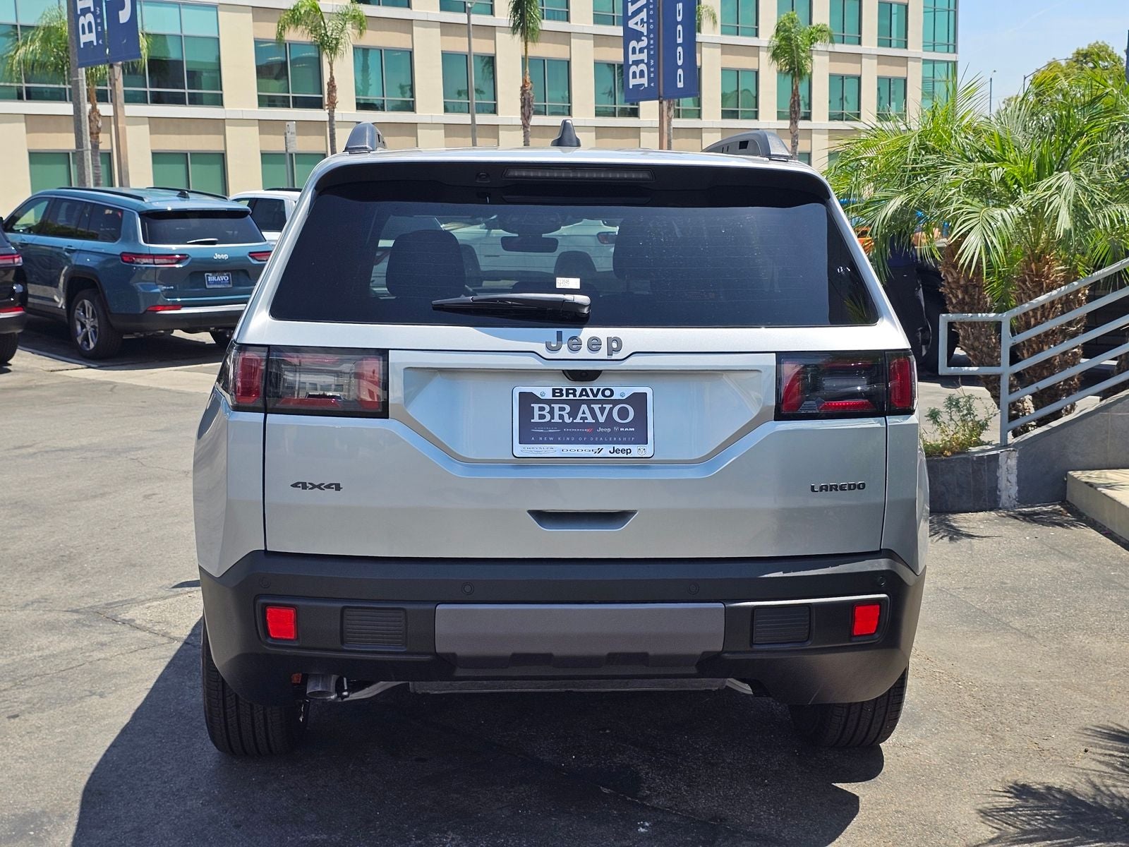 2026 Jeep Cherokee Laredo