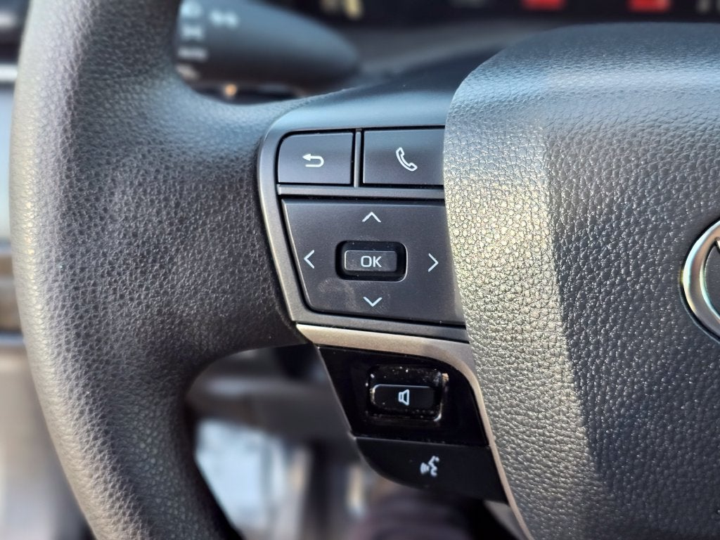 2025 Toyota Camry LE Sedan 4D