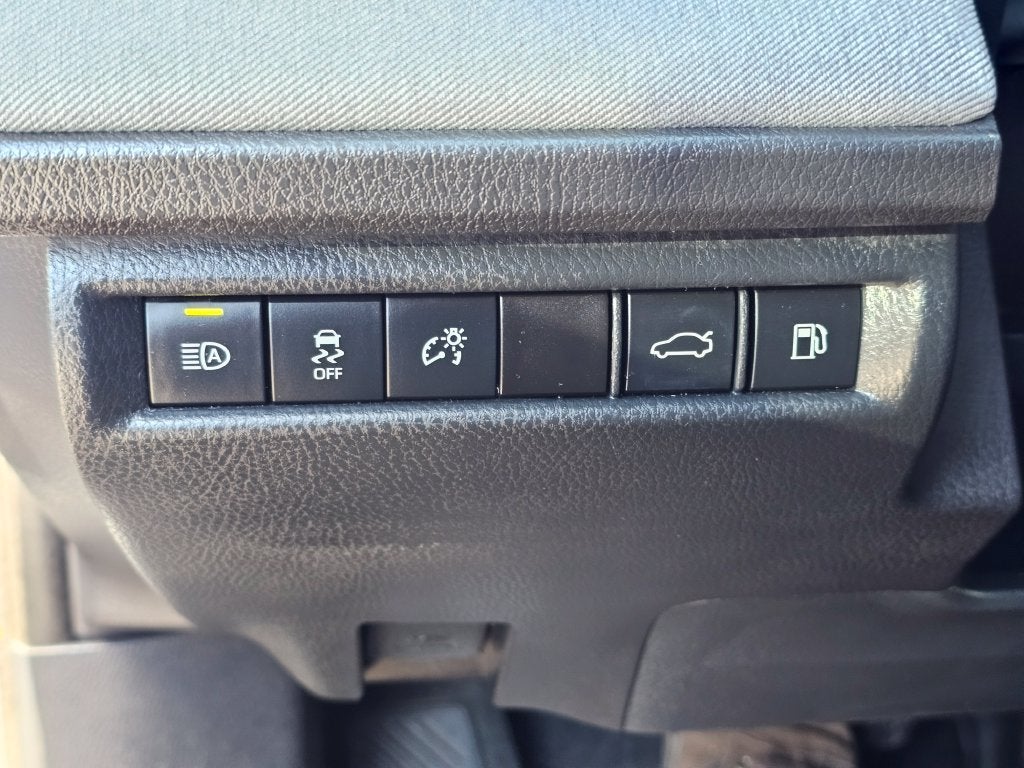 2025 Toyota Camry LE Sedan 4D