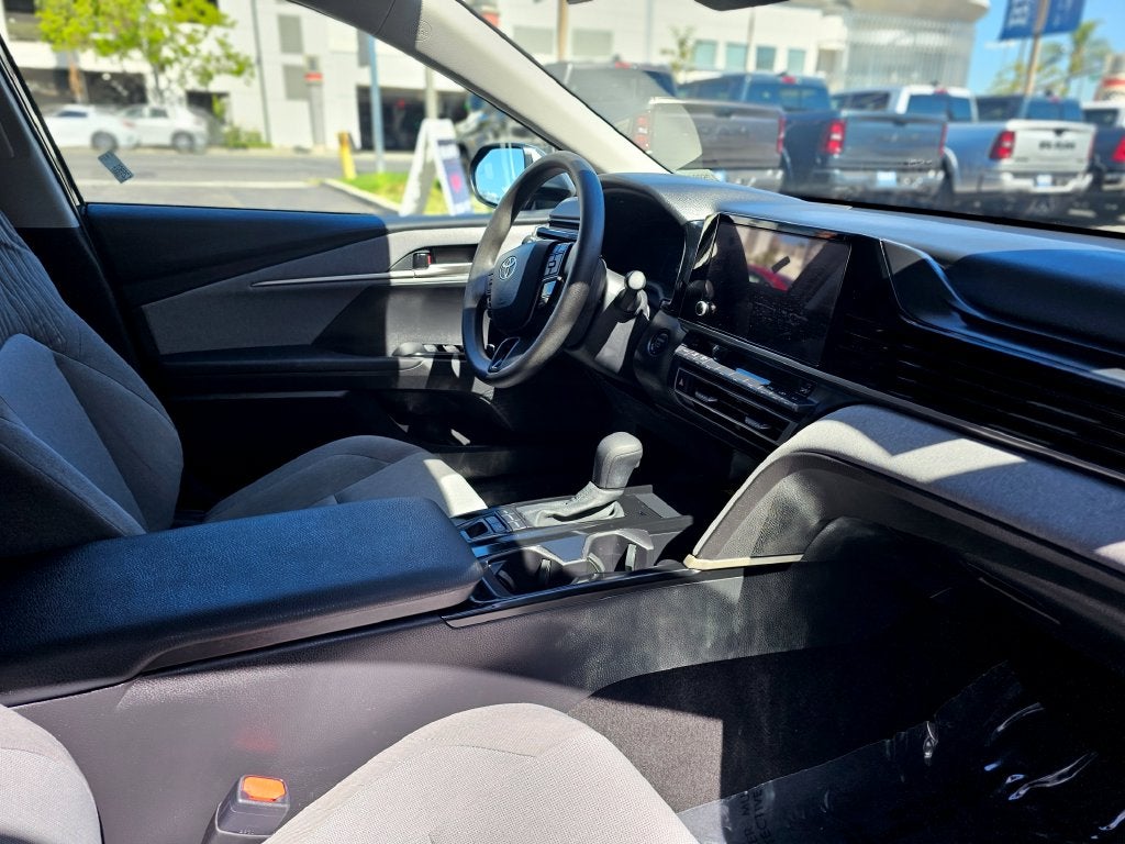 2025 Toyota Camry LE Sedan 4D