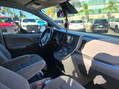 2018 Toyota Sienna LE 8 Passenger