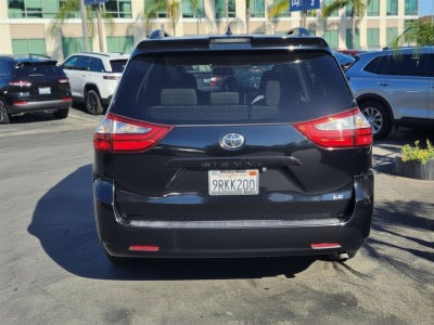 2018 Toyota Sienna LE 8 Passenger