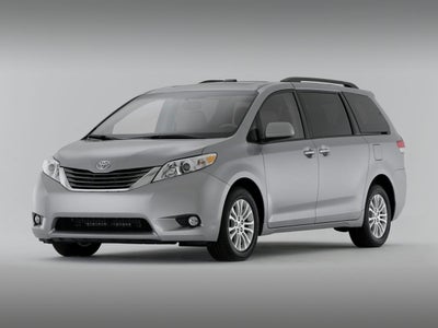 2014 Toyota Sienna SE 8 Passenger