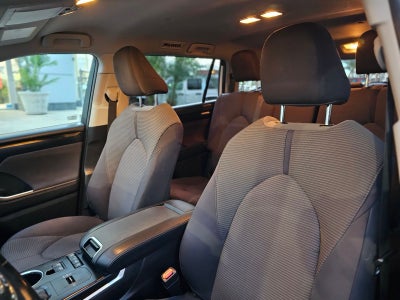 2021 Toyota Highlander LE