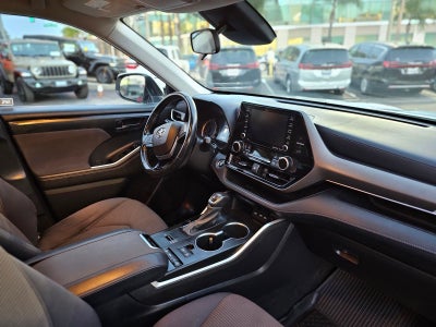 2021 Toyota Highlander LE