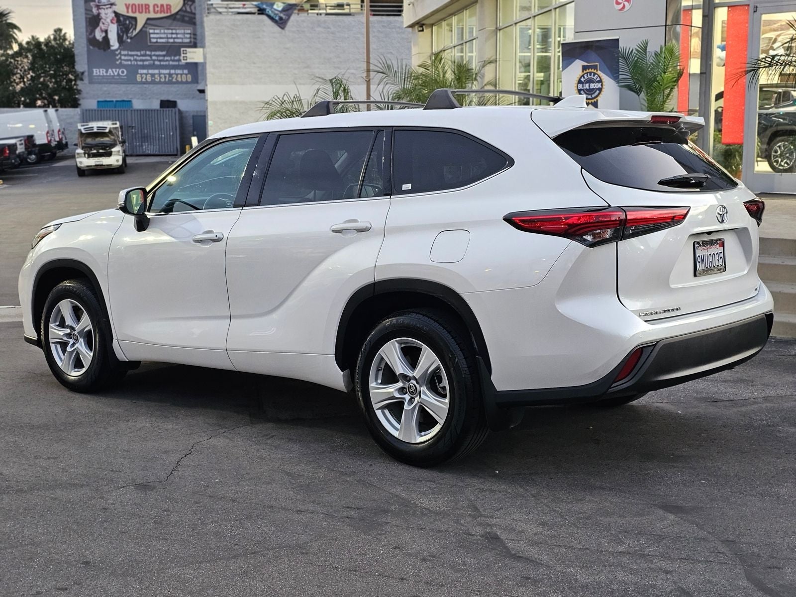 2021 Toyota Highlander LE