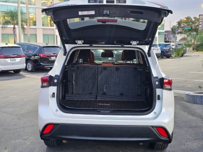 2021 Toyota Highlander LE