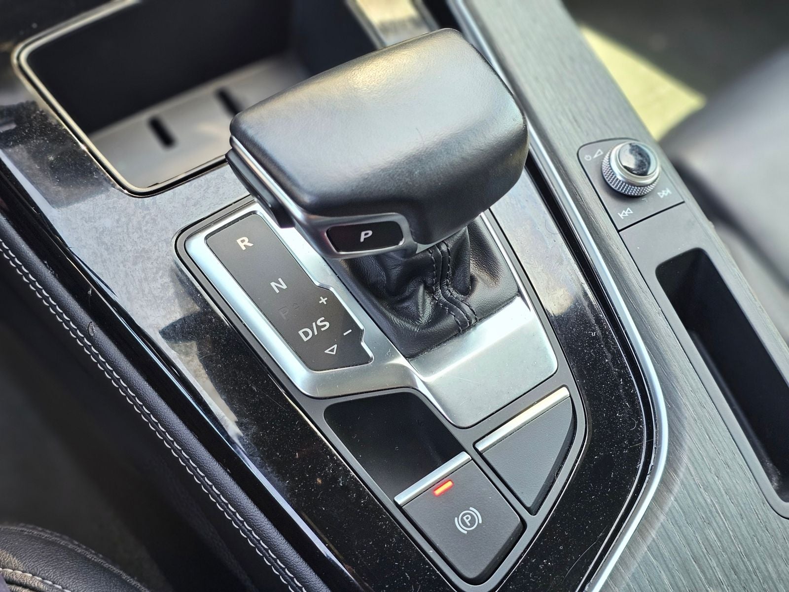 2024 Audi A4 45 S line Premium Plus quattro