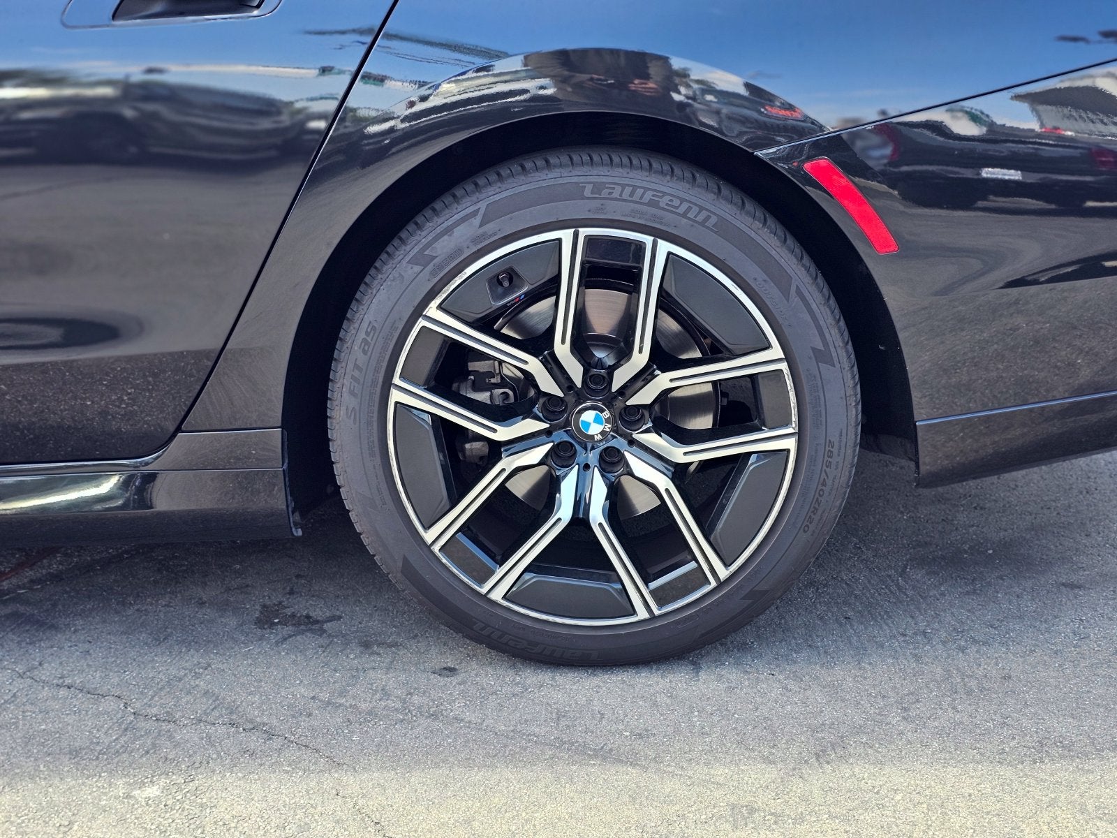 2025 BMW 7 Series 740i Premium Sedan 4D