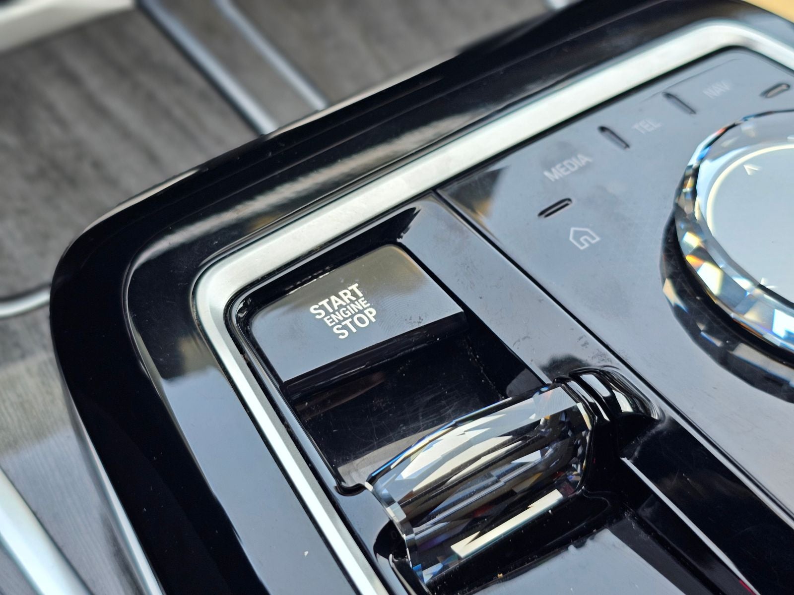 2025 BMW 7 Series 740i Premium Sedan 4D