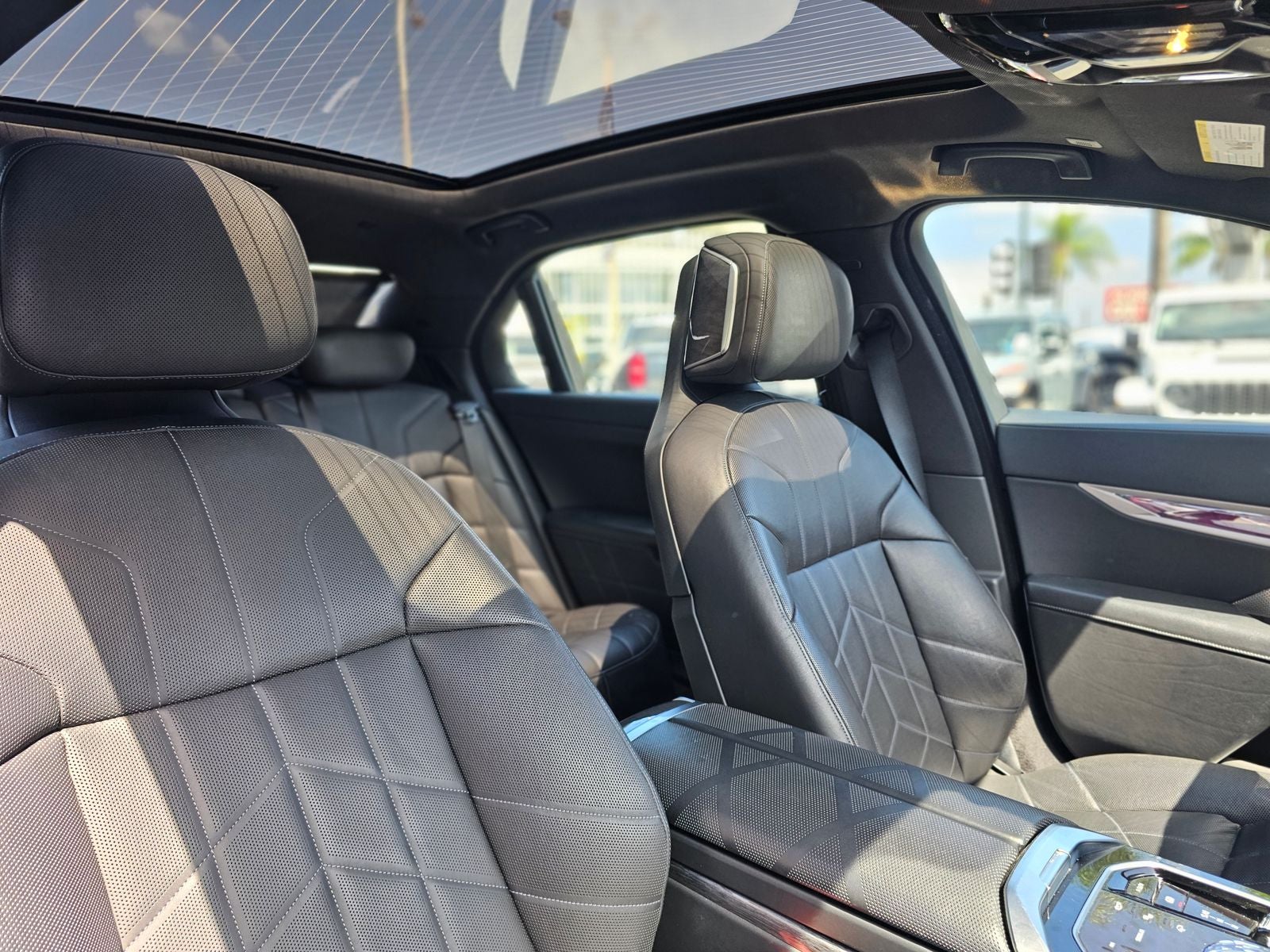2025 BMW 7 Series 740i Premium Sedan 4D