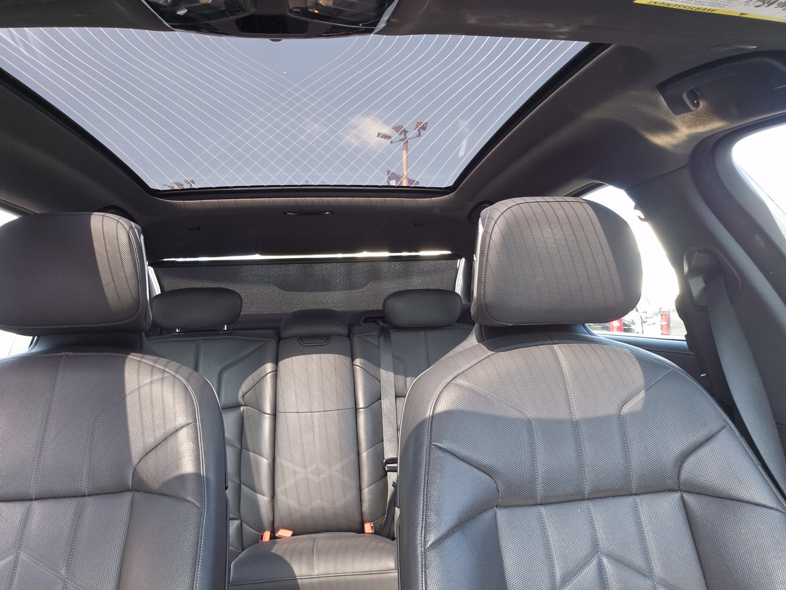2025 BMW 7 Series 740i Premium Sedan 4D