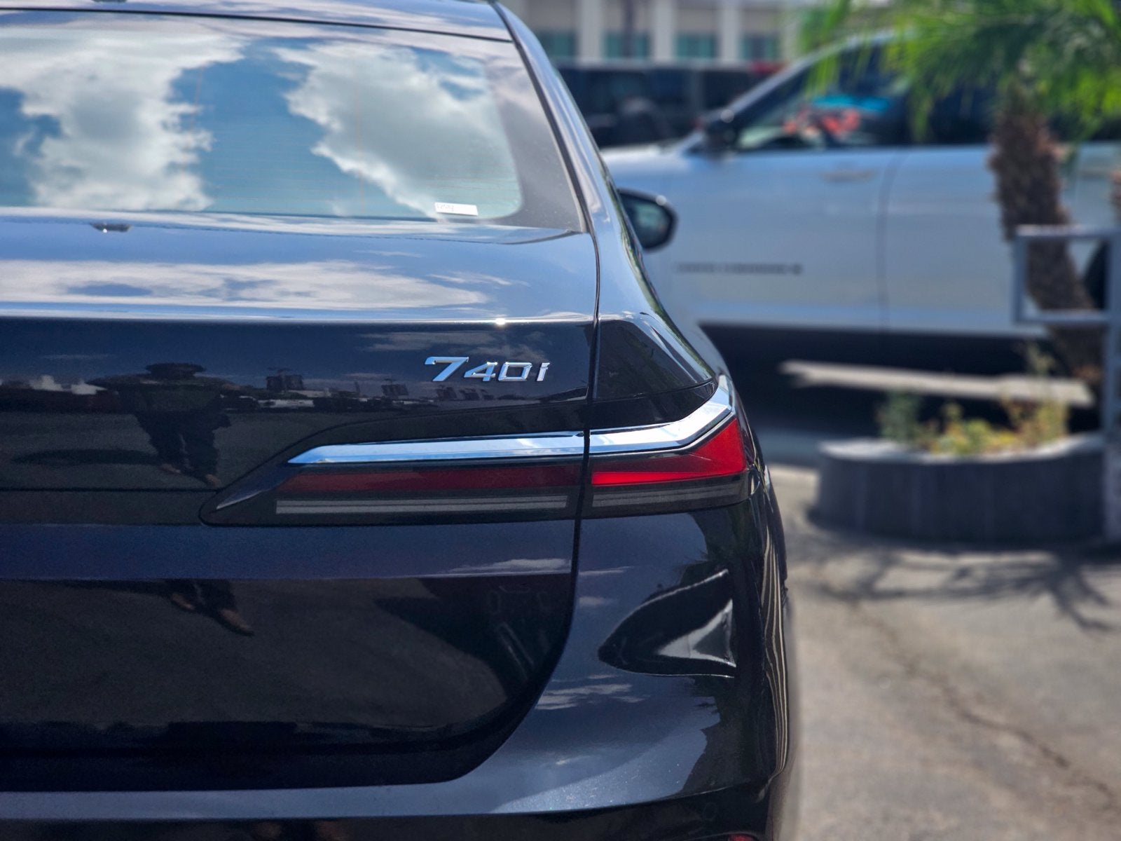 2025 BMW 7 Series 740i Premium Sedan 4D